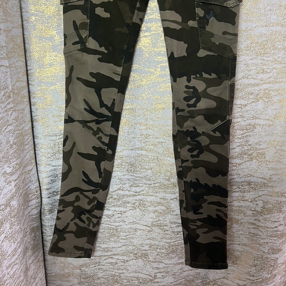 Ym Inc Low Rise Skinny Fit Military Camo Jeans Size 3 - Picture 5 of 16